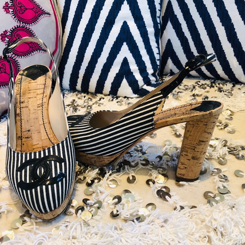 Chanel navy & white canvas striped pump